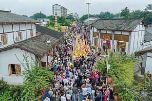 127天后再登场！芒特庆祝赢球：这就是成为这个团队一份子的意义